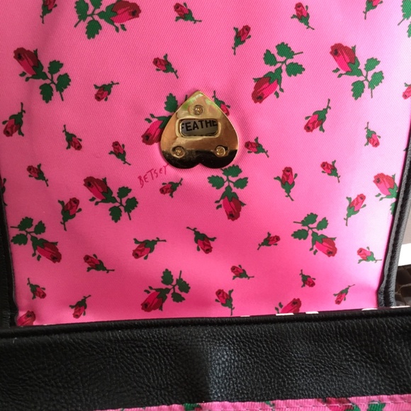 SOLD - Betsey Johnson telephone bag that plugs into some cell phones and works! - Picture 5 of 7